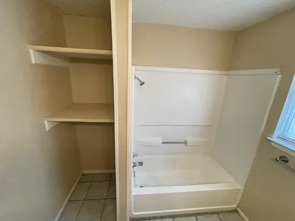 $600 | 2202 15th Street, Unit 5, Lubbock, TX 79401