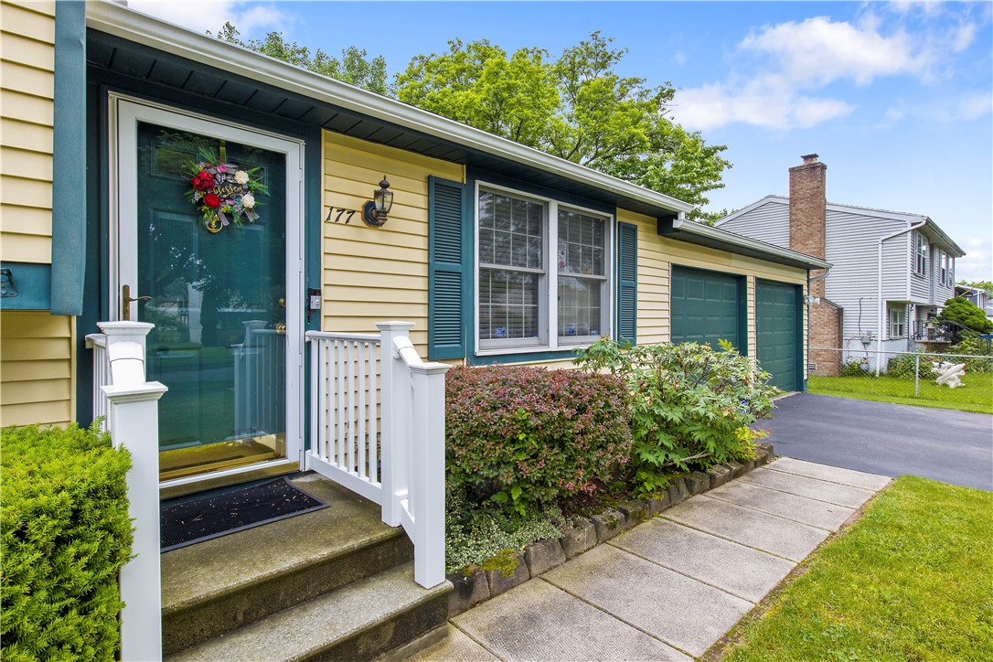 177 Planet Street Rochester, NY 14606 - Photo 4 of 26