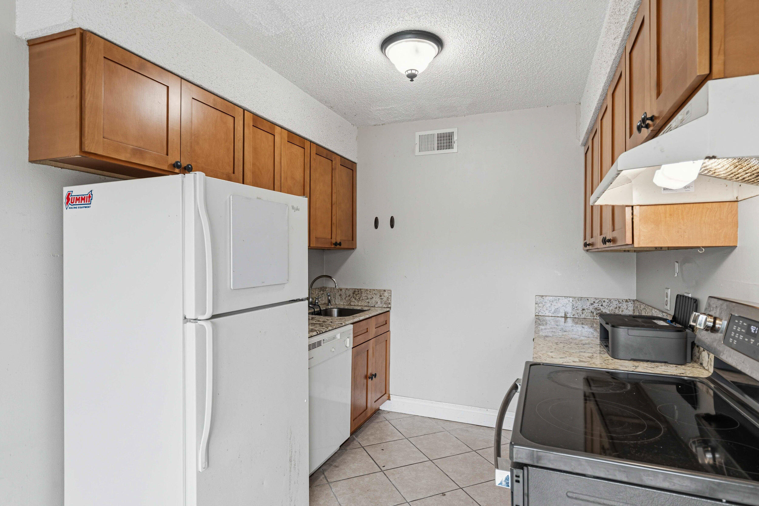 210 Pelham Road, Unit 215C Fort Walton Beach, FL 32547 - Photo 7 of 24 Kitchen