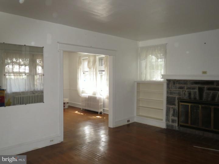 215 North Manoa Road Havertown, PA 19083 - Photo 8 of 21 Living Room