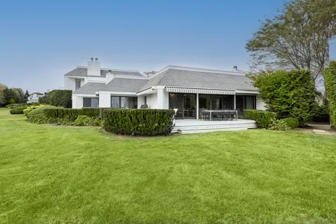 $3,395,000 | 7 Cove Point Court, Water Mill, NY 11976