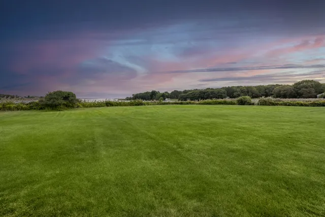 $3,395,000 | 7 Cove Point Court, Water Mill, NY 11976