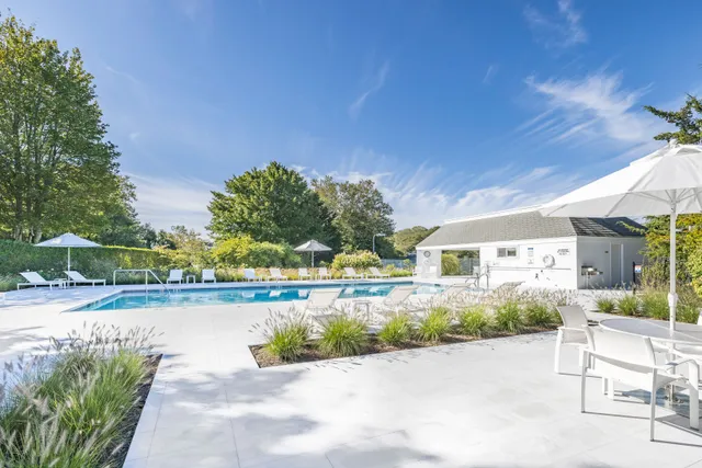 $3,395,000 | 7 Cove Point Court, Water Mill, NY 11976