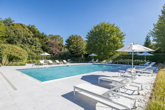 $3,395,000 | 7 Cove Point Court, Water Mill, NY 11976