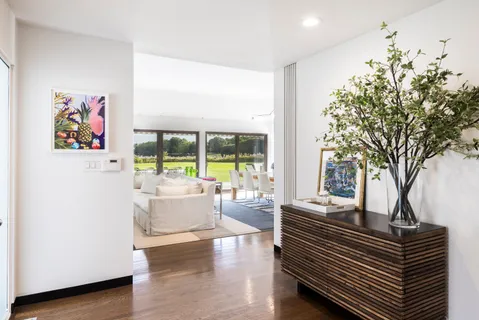 $3,395,000 | 7 Cove Point Court, Water Mill, NY 11976