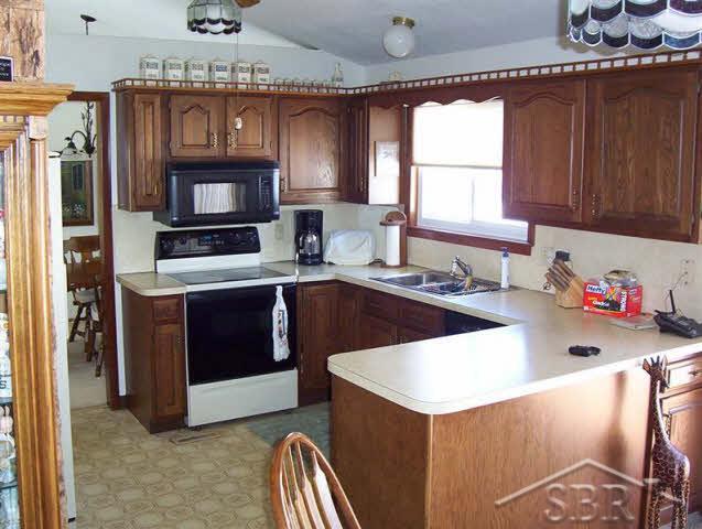 2411 Anderson Road Saginaw, MI 48603 - Photo 8 of 12 20035908-7.JPG