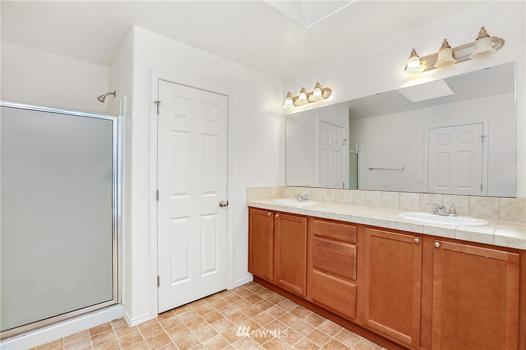 4127 240 Place Southeast Bothell, WA 98021 - Photo 15 of 22