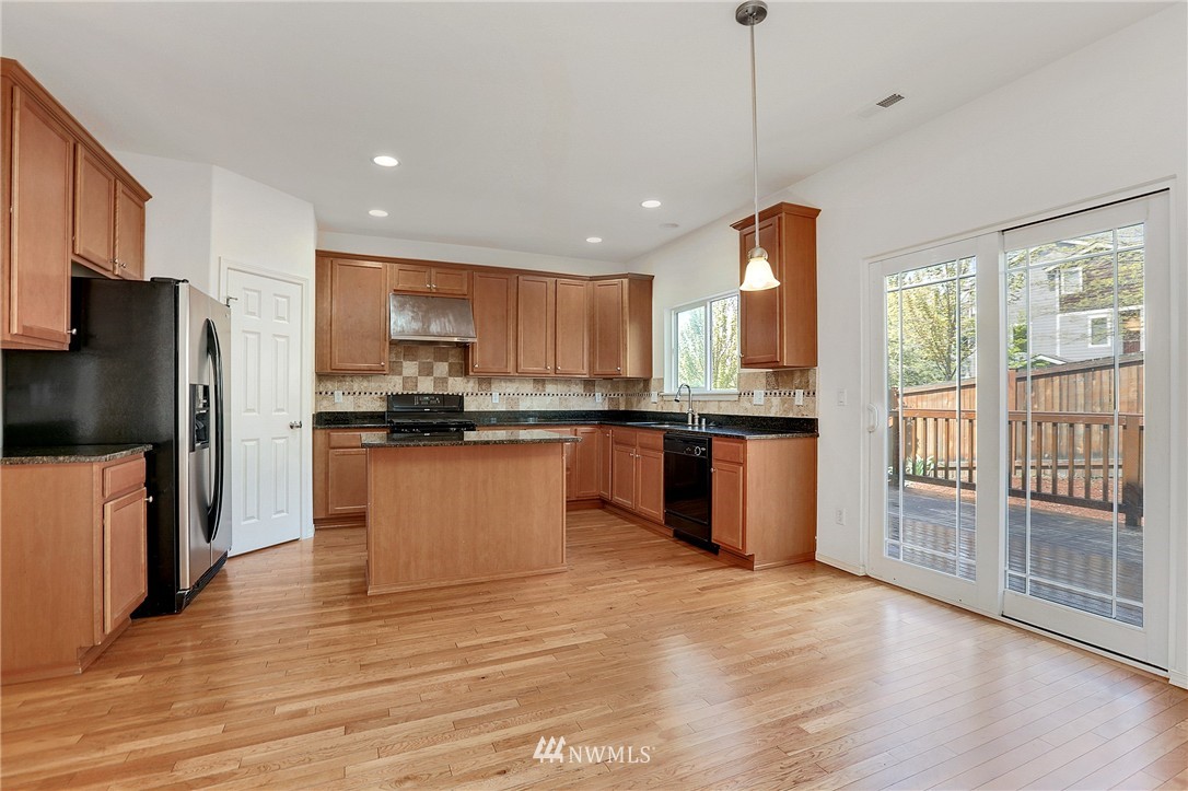 4127 240 Place Southeast Bothell, WA 98021 - Photo 8 of 22
