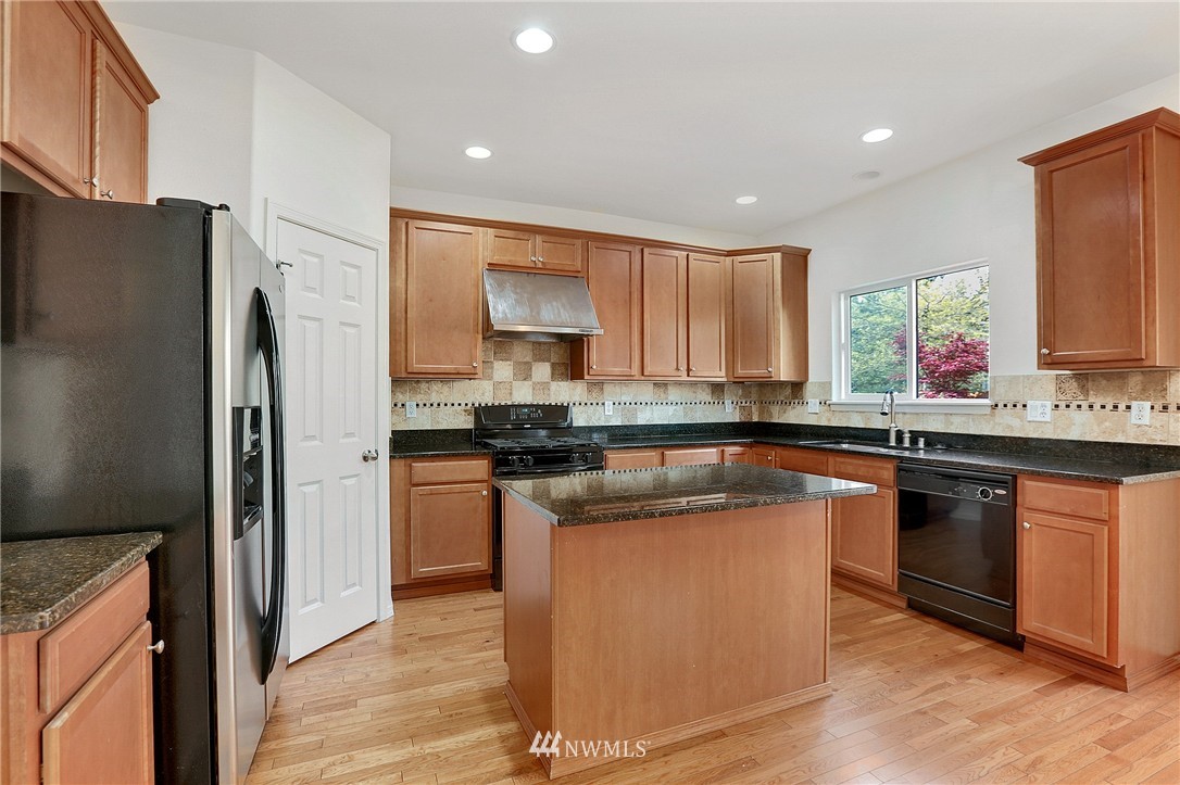 4127 240 Place Southeast Bothell, WA 98021 - Photo 9 of 22