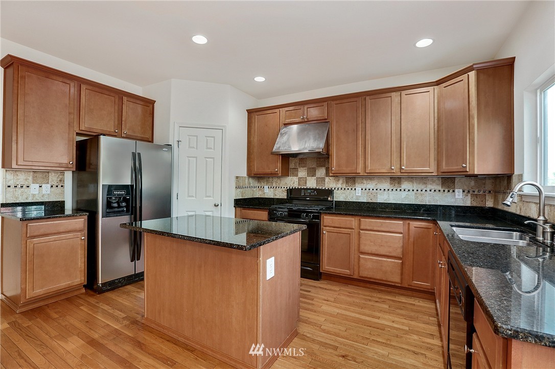 4127 240 Place Southeast Bothell, WA 98021 - Photo 10 of 22
