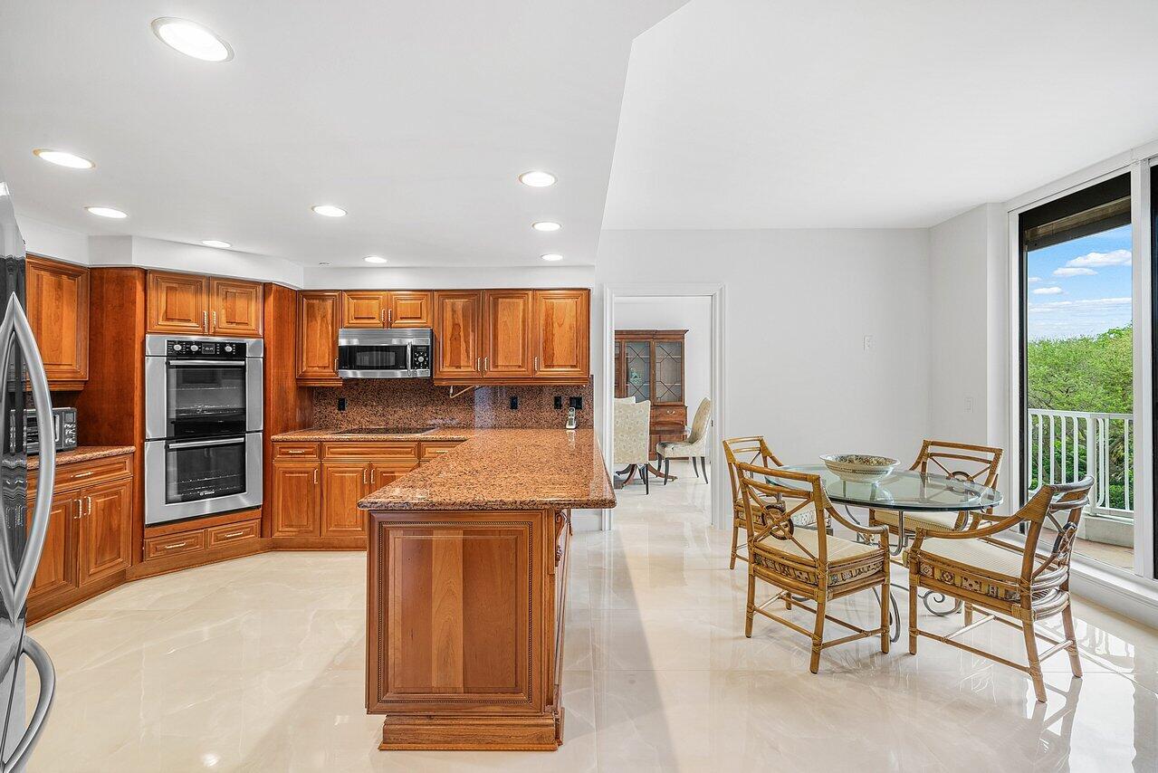 20320 Fairway Oaks Drive, Unit 331 Boca Raton, FL 33434 - Photo 18 of 61 Kitchen