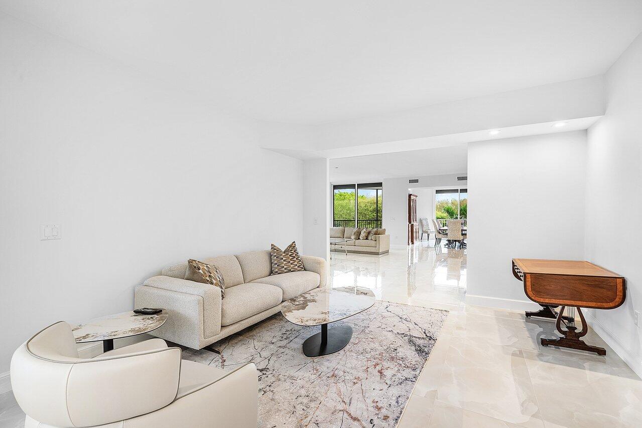 20320 Fairway Oaks Drive, Unit 331 Boca Raton, FL 33434 - Photo 22 of 61 007-20320FairwayOaksDrive-331-BocaRaton-