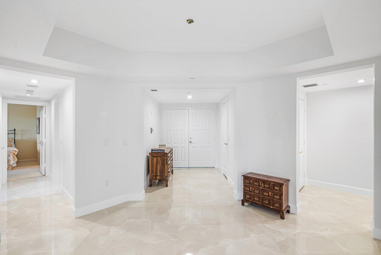 20320 Fairway Oaks Drive, Unit 331 Boca Raton, FL 33434 - Photo 4 of 61 Entranceway