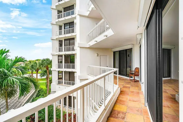 $1,700,000 | 20320 Fairway Oaks Drive, Unit 331, Boca Raton, FL 33434