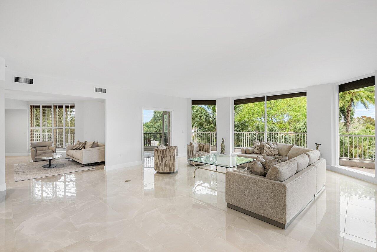 20320 Fairway Oaks Drive, Unit 331 Boca Raton, FL 33434 - Photo 9 of 61 013-20320FairwayOaksDrive-331-BocaRaton-