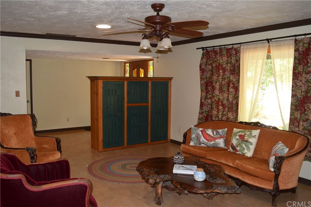 5087 Mueller Road Mariposa, CA 95338 - Photo 11 of 33 Gallery Image 11