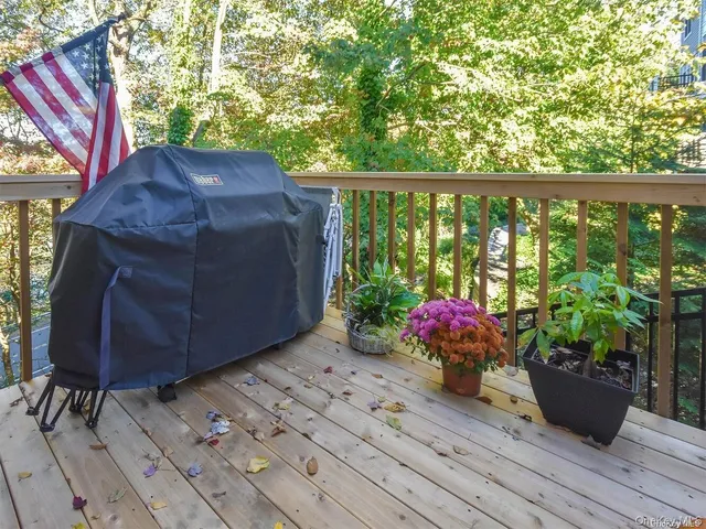 $995,000 | 3 Ale Court, Centerport, NY 11721