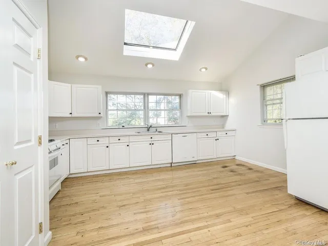 $995,000 | 3 Ale Court, Centerport, NY 11721