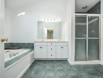 $995,000 | 3 Ale Court, Centerport, NY 11721