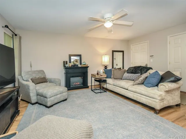 $995,000 | 3 Ale Court, Centerport, NY 11721