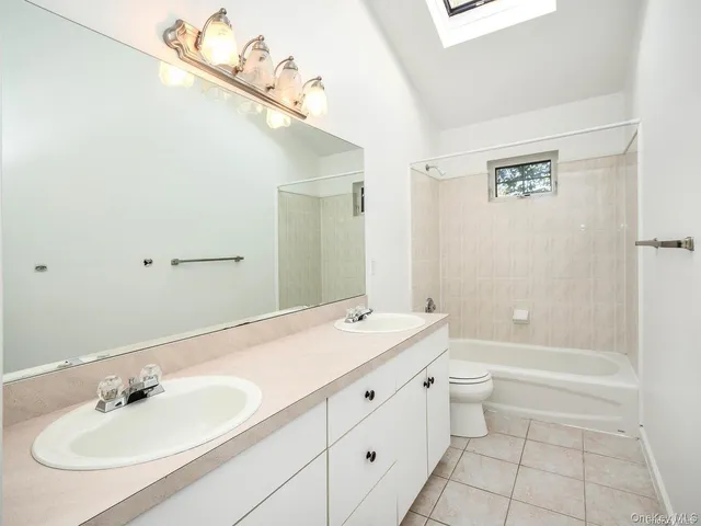 $995,000 | 3 Ale Court, Centerport, NY 11721