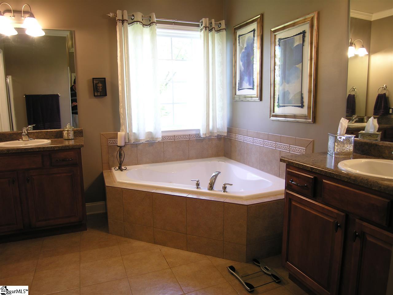 309 Mellow Way Greer, SC 29651 - Photo 17 of 36 Gallery Image 17