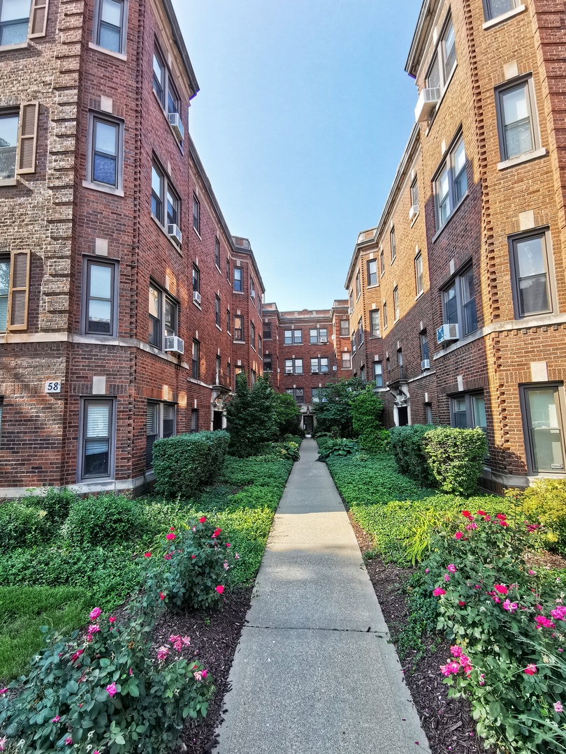 58 Forest Avenue, Unit 2N Riverside, IL 60546 - Photo 1 of 33