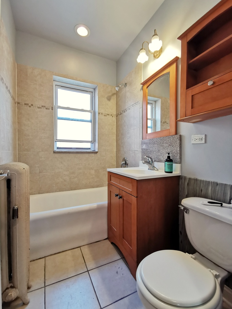 58 Forest Avenue, Unit 2N Riverside, IL 60546 - Photo 24 of 33