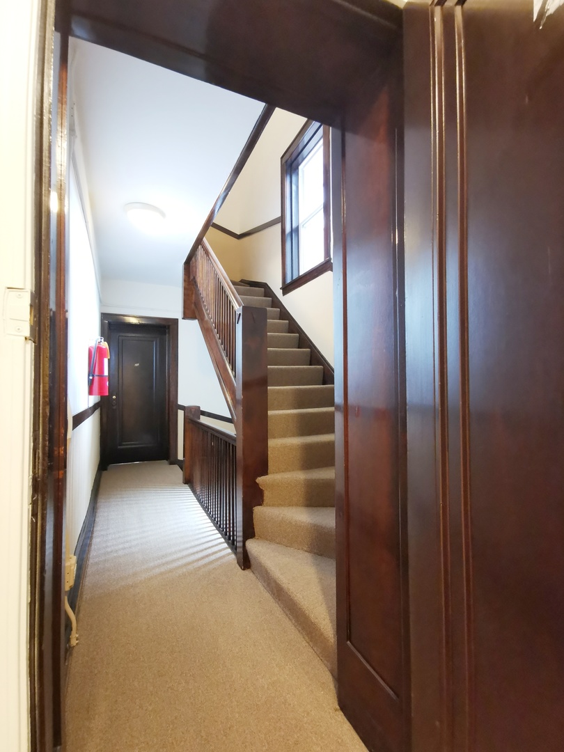 58 Forest Avenue, Unit 2N Riverside, IL 60546 - Photo 26 of 33