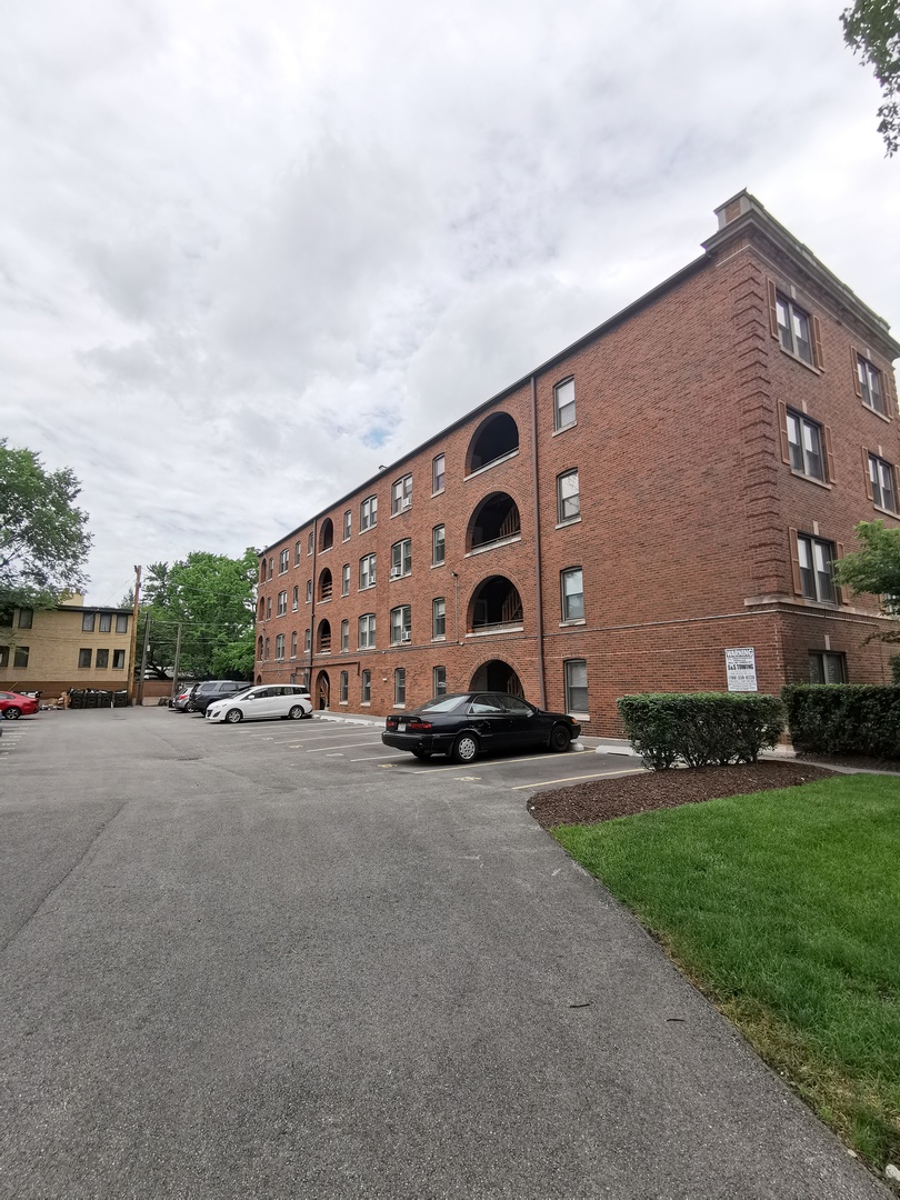 58 Forest Avenue, Unit 2N Riverside, IL 60546 - Photo 30 of 33