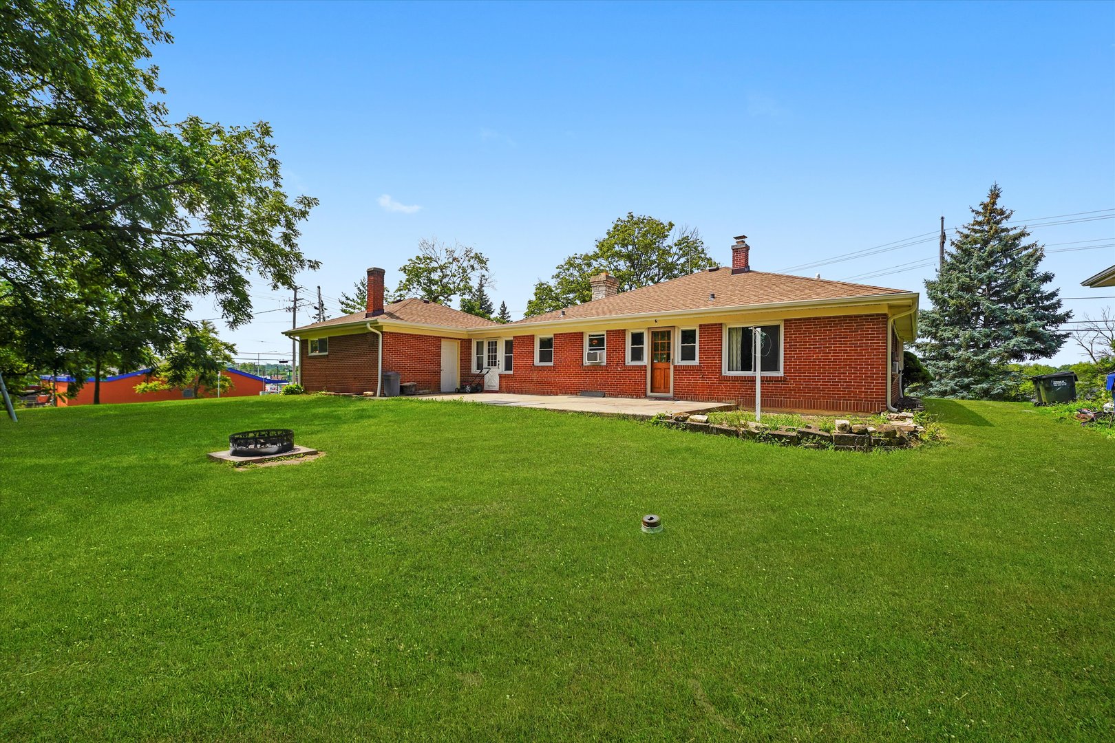 2N101 Glen Ellyn Road Glendale Heights, IL 60139 - Photo 17 of 34 a view of a house with a backyard
