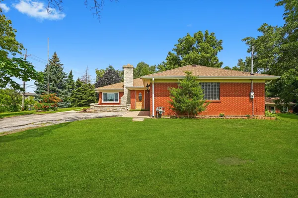 $739,900 | 2N101 Glen Ellyn Road, Glendale Heights, IL 60139