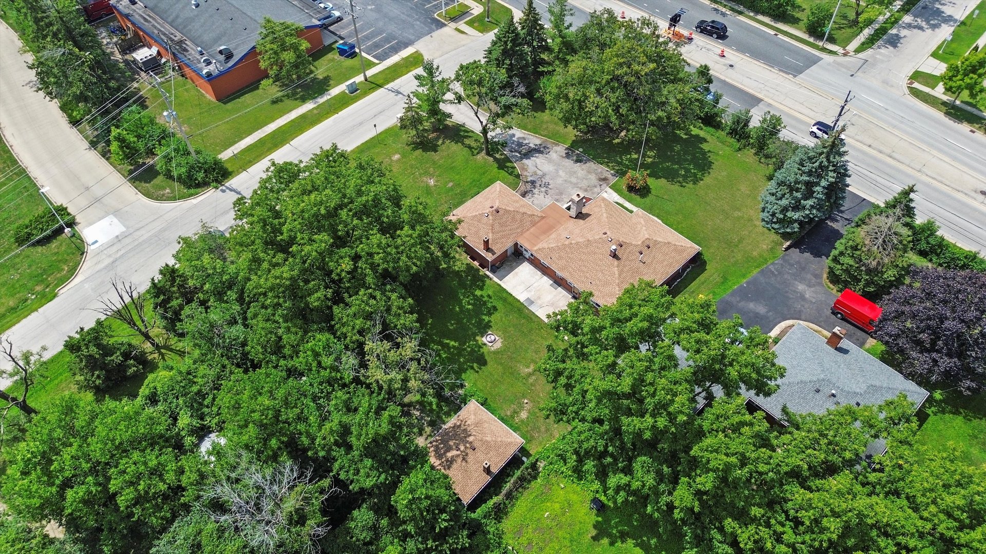 2N101 Glen Ellyn Road Glendale Heights, IL 60139 - Photo 30 of 34 an aerial view of a house with a yard