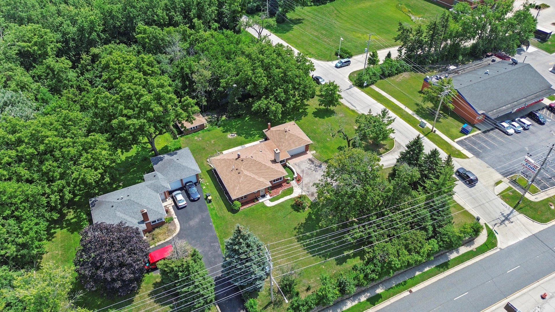 2N101 Glen Ellyn Road Glendale Heights, IL 60139 - Photo 31 of 34 an aerial view of a house with a garden