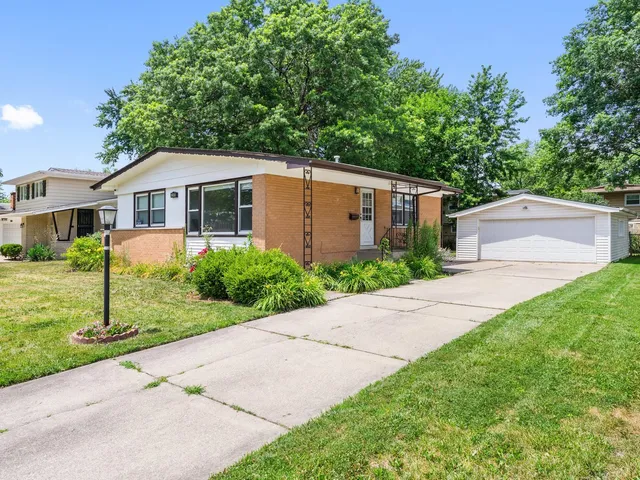 $240,000 | 240 North Park Drive, Glenwood, IL 60425