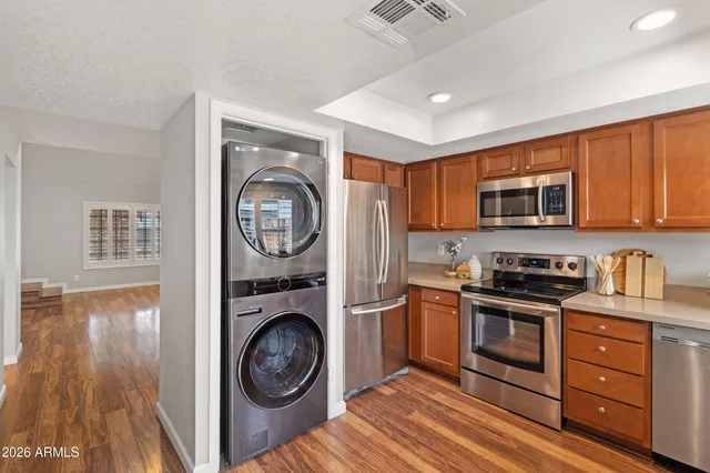 $325,000 | 10100 North 89th Avenue, Unit 6, Peoria, AZ 85345