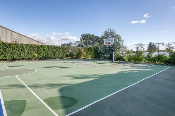 $1,840,000 | 6090 Amber Avenue, Clovis, CA 93619