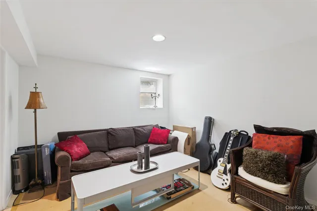 $2,190,000 | 27 Ely Brook Road, East Hampton, NY 11937