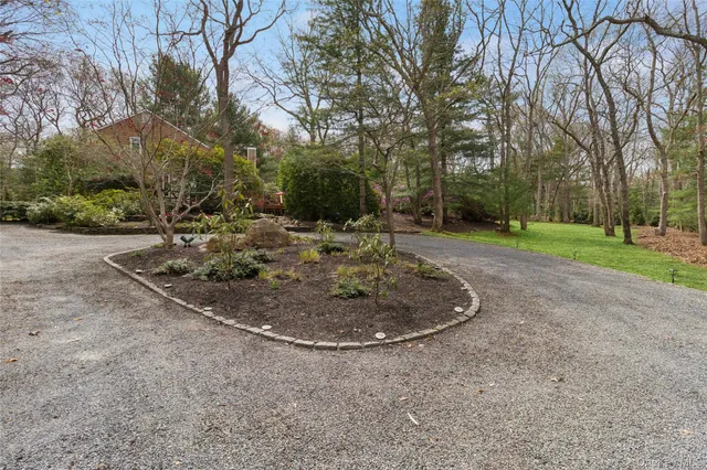 $2,190,000 | 27 Ely Brook Road, East Hampton, NY 11937