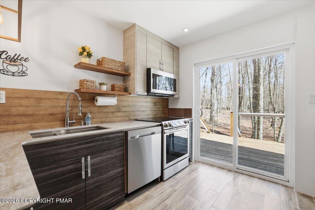 1053 Boat House Road Lake Ariel, PA 18436 - Photo 29 of 105 Kitchen
