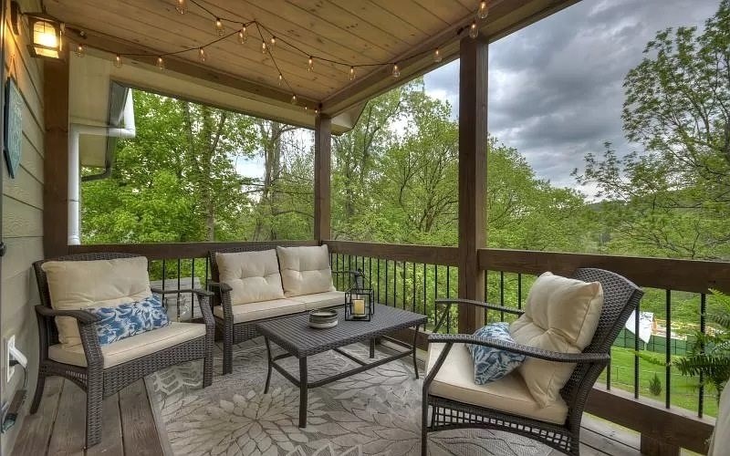 529 East 2nd Street Blue Ridge, GA 30513 - Photo 10 of 21 Gallery Image 10