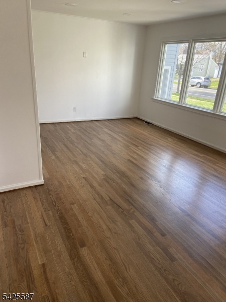 271 Valley Road Clark, NJ 07066 - Photo 13 of 16
