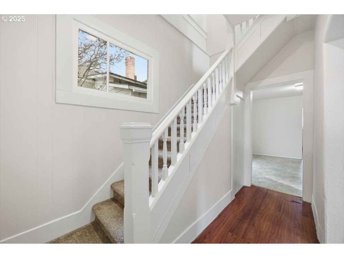 606 Southwest 2nd Street Pendleton, OR 97801 - Photo 13 of 21