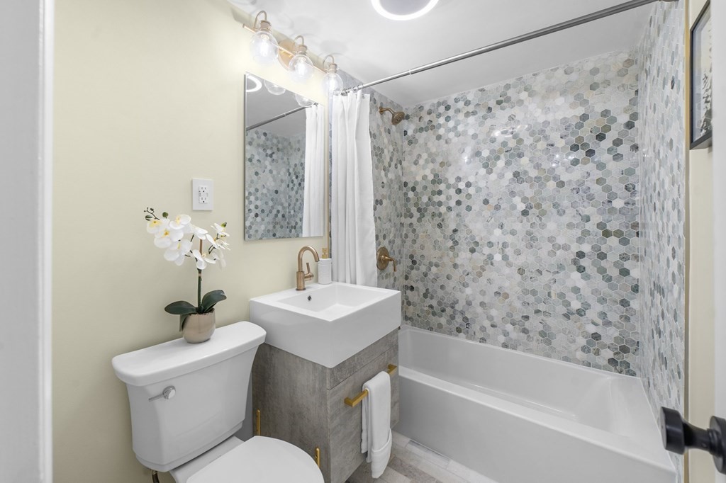 79 Walnut Street, Unit 2 Newton, MA 02460 - Photo 18 of 22 Gallery Image 18