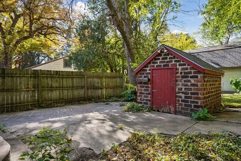 $250,000 | 491 Burlington Road, St. Paul, MN 55119