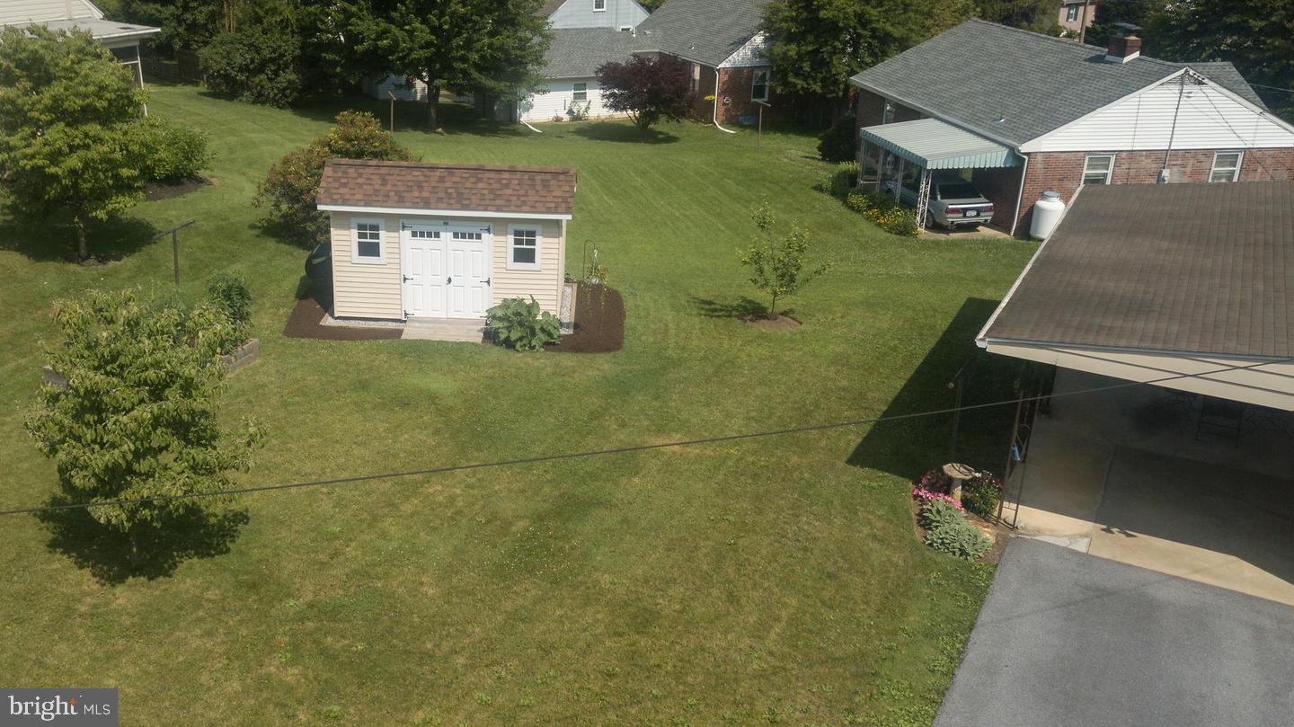 1900 Manor Ridge Drive Lancaster, PA 17603 - Photo 9 of 27 Back yard