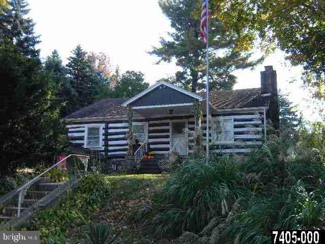 2175 Log Cabin Road York, PA 17408 - Photo 2 of 25