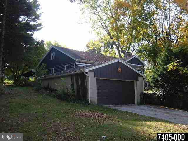 2175 Log Cabin Road York, PA 17408 - Photo 4 of 25