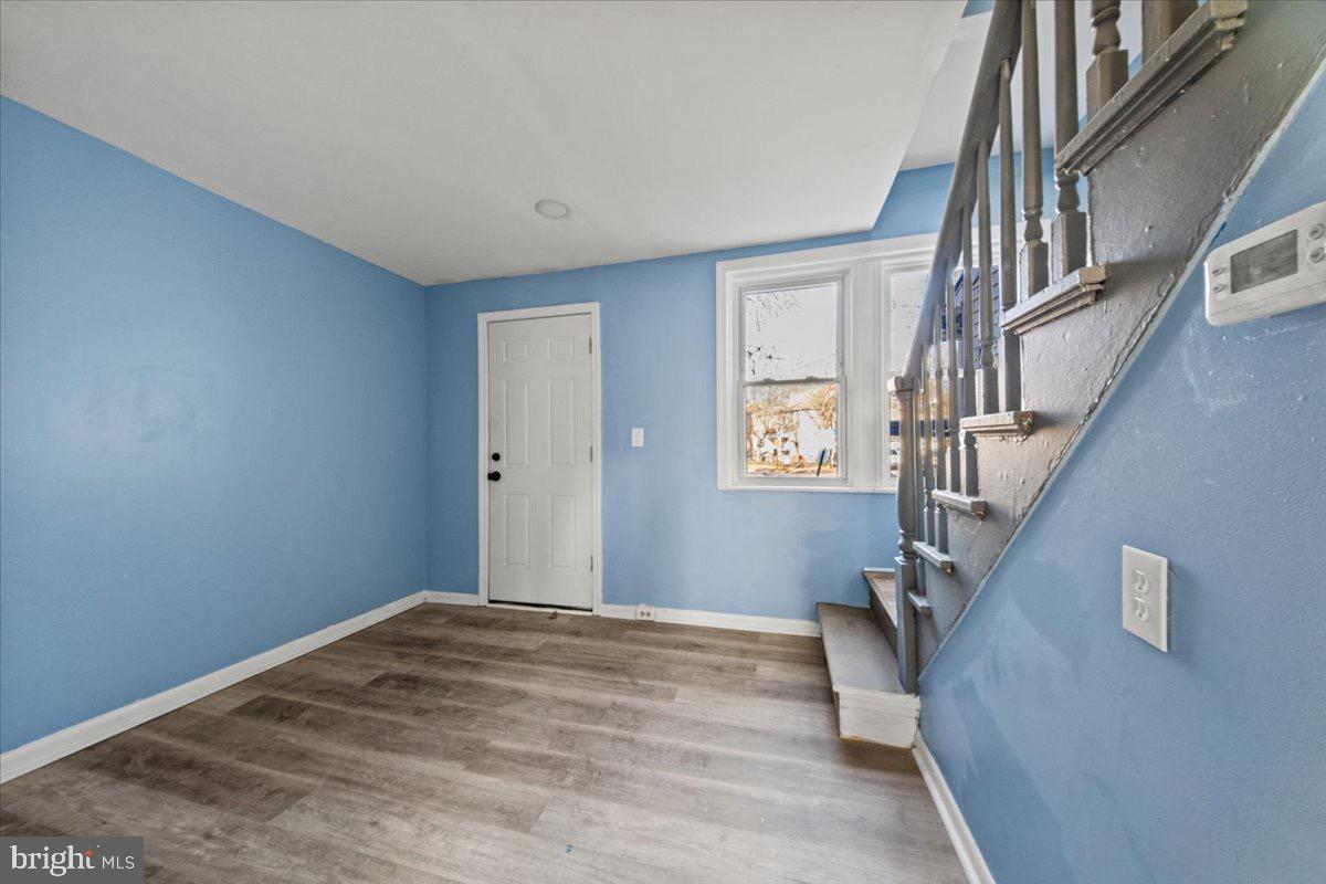 2845 North Constitution Road Camden, NJ 08104 - Photo 4 of 16 Living room additional view