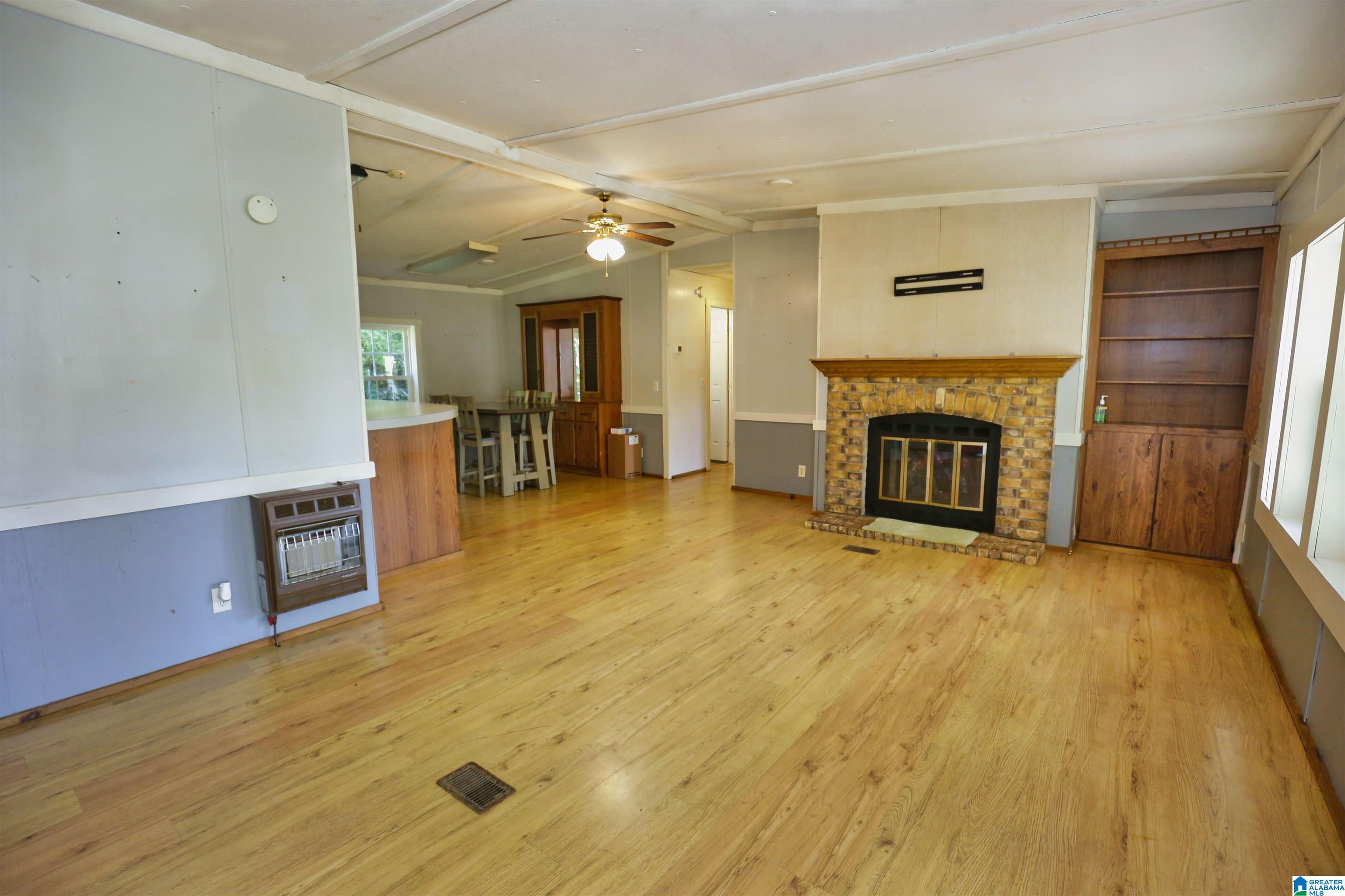 1045 Whites Gap Road Southeast Jacksonville, AL 36265 - Photo 5 of 23